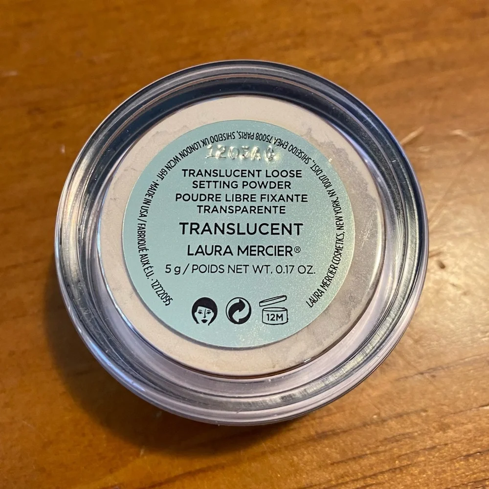 Laura Mercier Translucent Loose Setting Powder - Picture 7 of 13